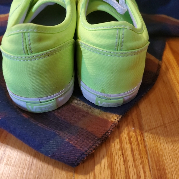 Neon Van's 8.5 - Picture 4 of 5